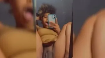Vidéo de fuite de Sylvia chevauchant un gode sur un miroir