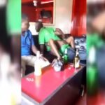 Un couple tanzanien ivre baise dans un bar