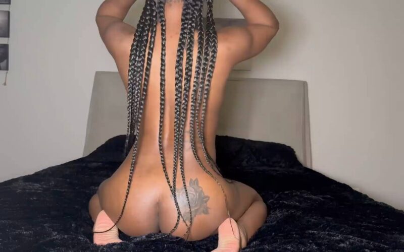 Babi prono: Ebony Bubble Butt Woman Dick Ride